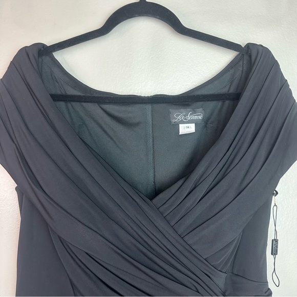 LaFemme Black Off the Shoulder Ruched Jersey Column Formal Dress Sz14 - Picture 3 of 9